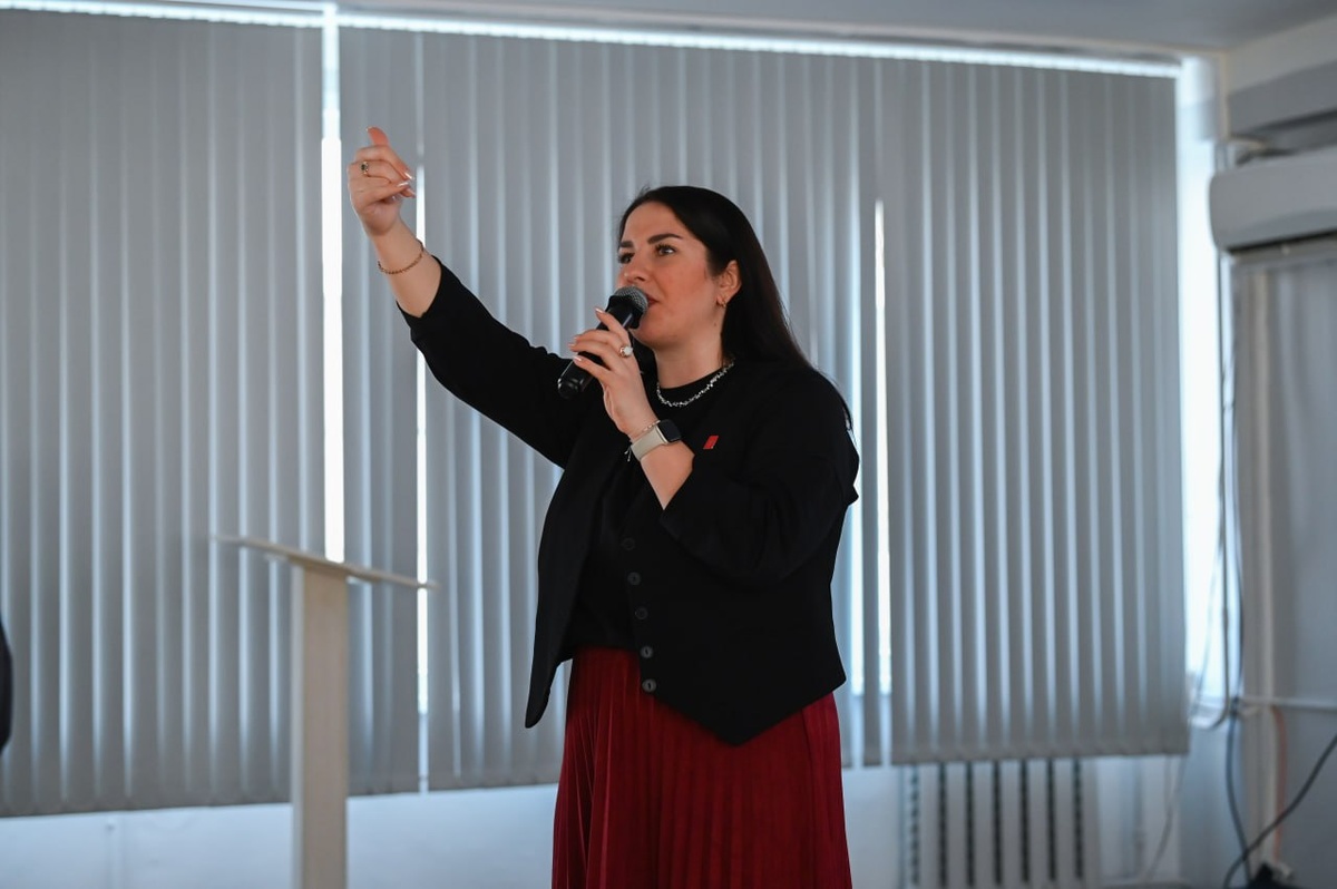 Студенты первого курса открывают мир возможностей на встрече с активистами