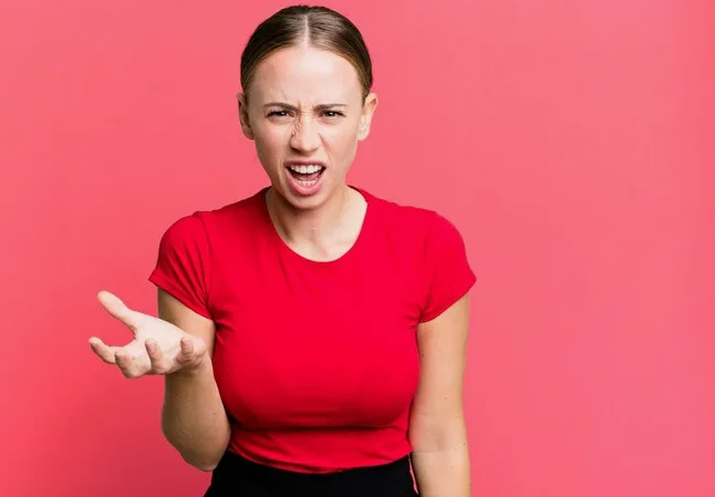 Женский абьюз: топ-9 психологических манипуляций