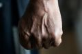 В Минусинске парень избил 16-летнего подростка: полиция начинает проверку